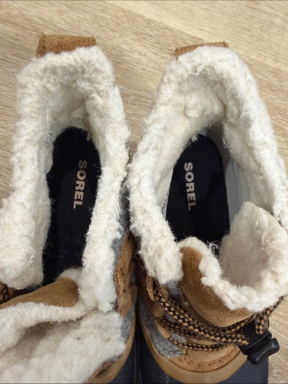 Sorel Out N About girls winter boots size 3